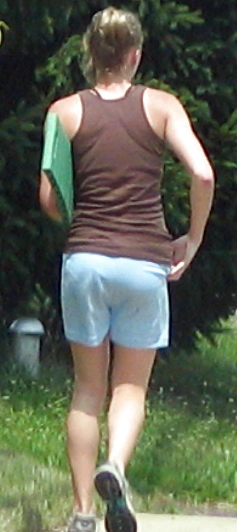 25P Girls in their summer clothes