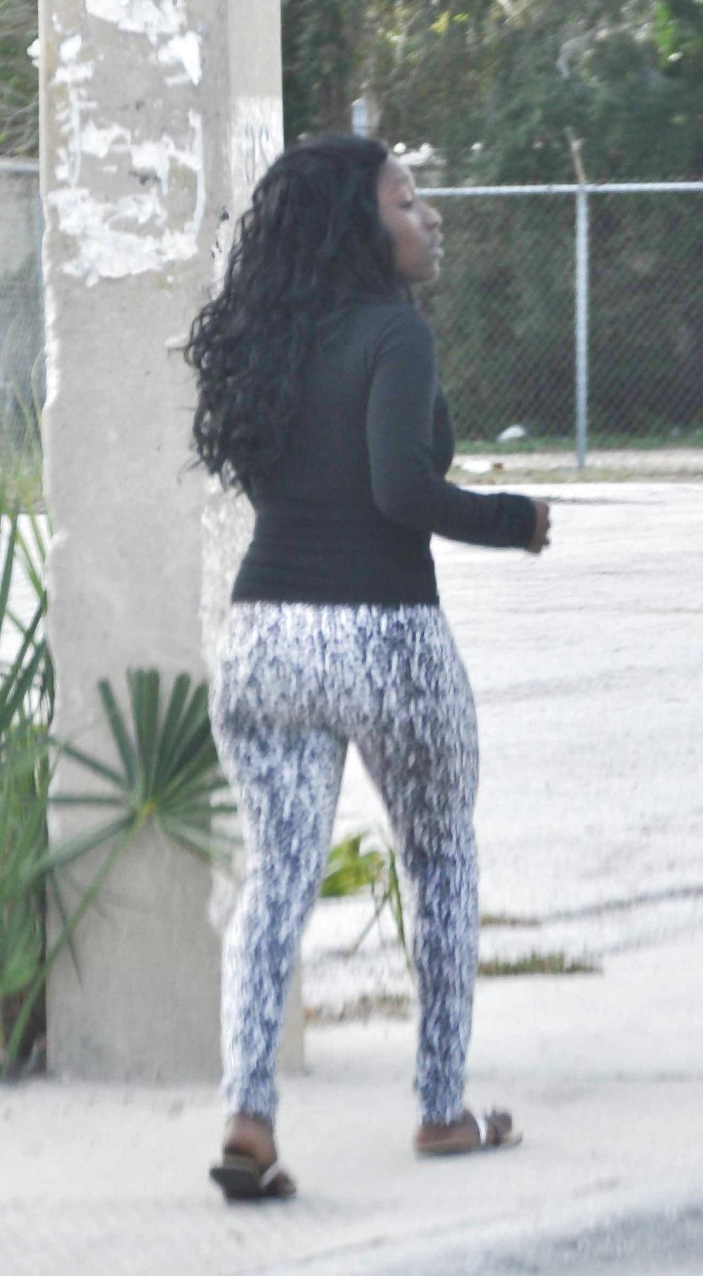 8P Random YNG Black Hooker