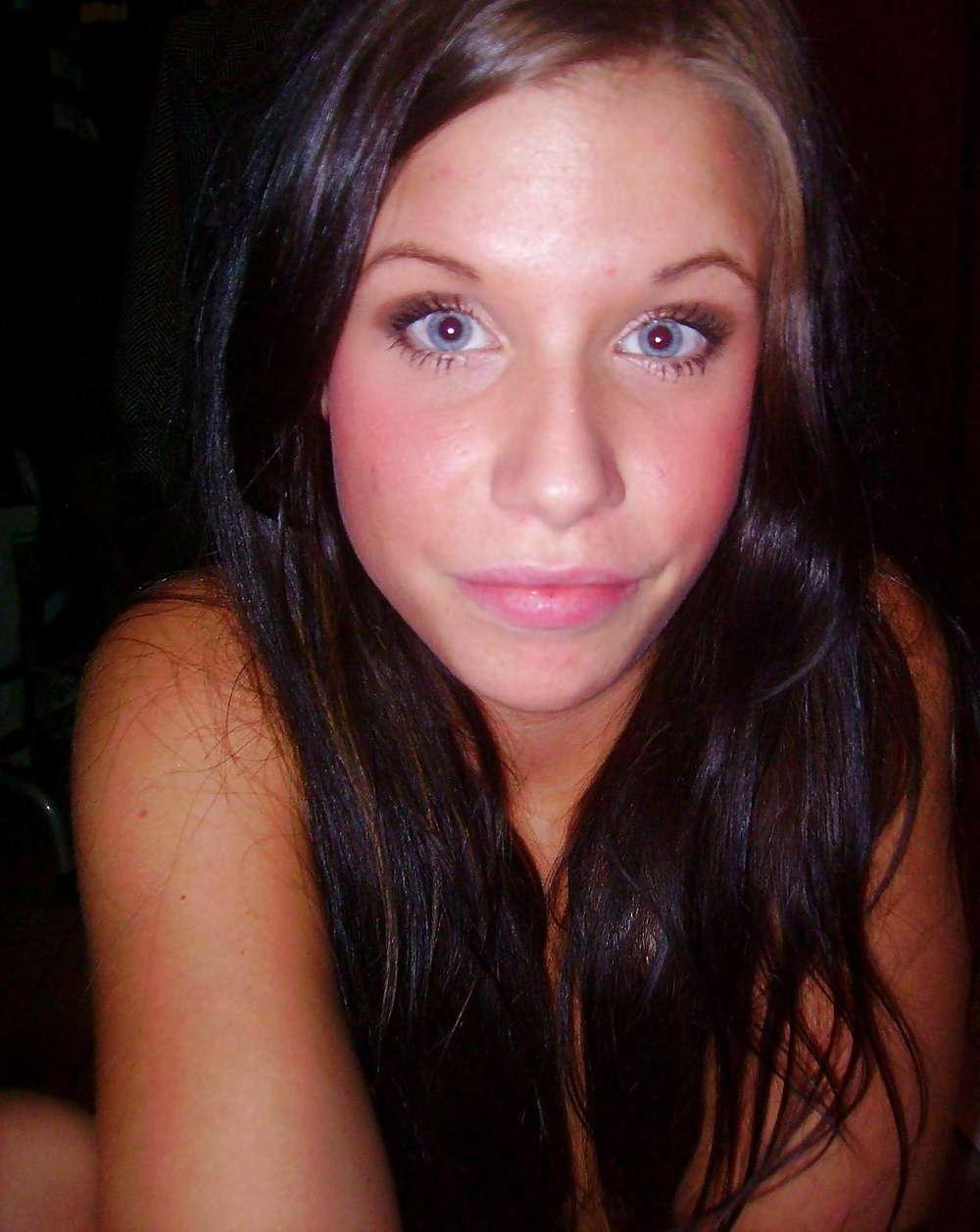 14P Add me on myflirtcrowd.com