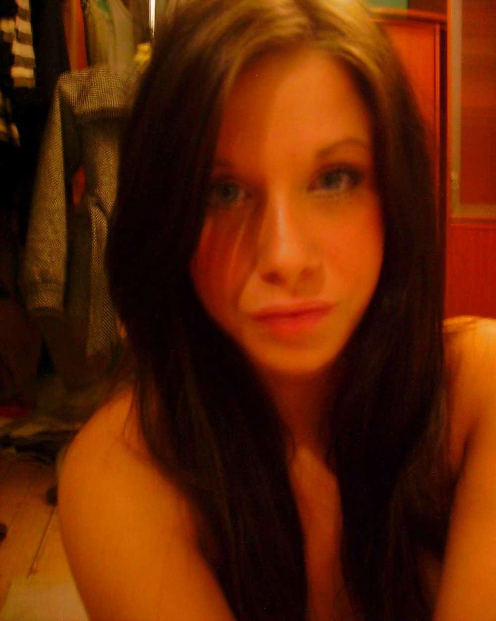 14P Add me on myflirtcrowd.com