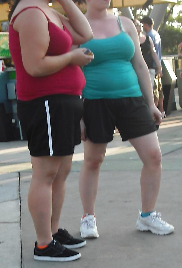 12P Candid Women (non nude) 2