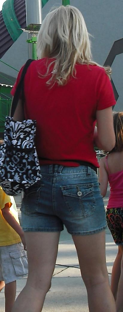 12P Candid Women (non nude) 2