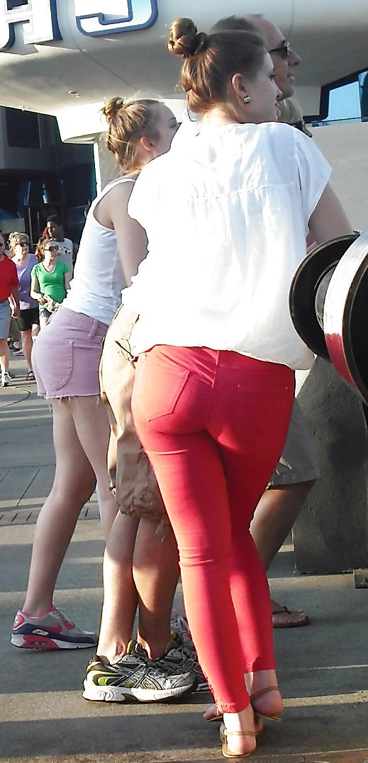 12P Candid Women (non nude) 2