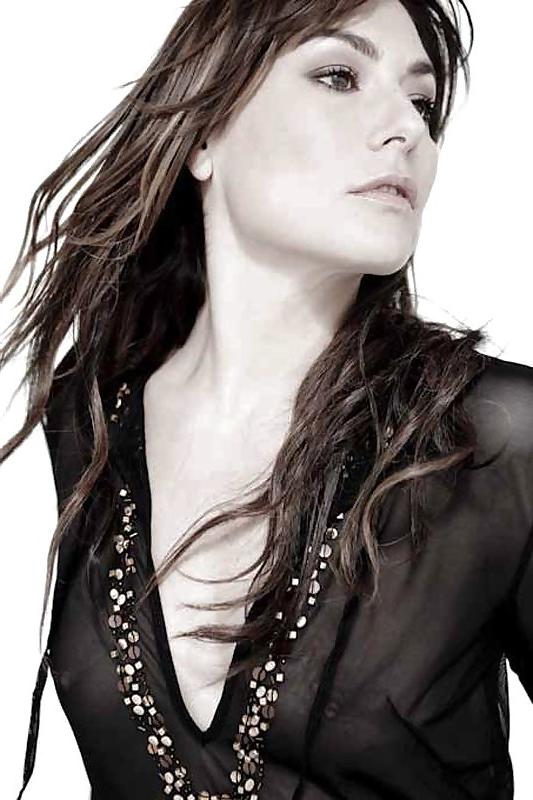 16P Shirley bousquet (camera cafe)