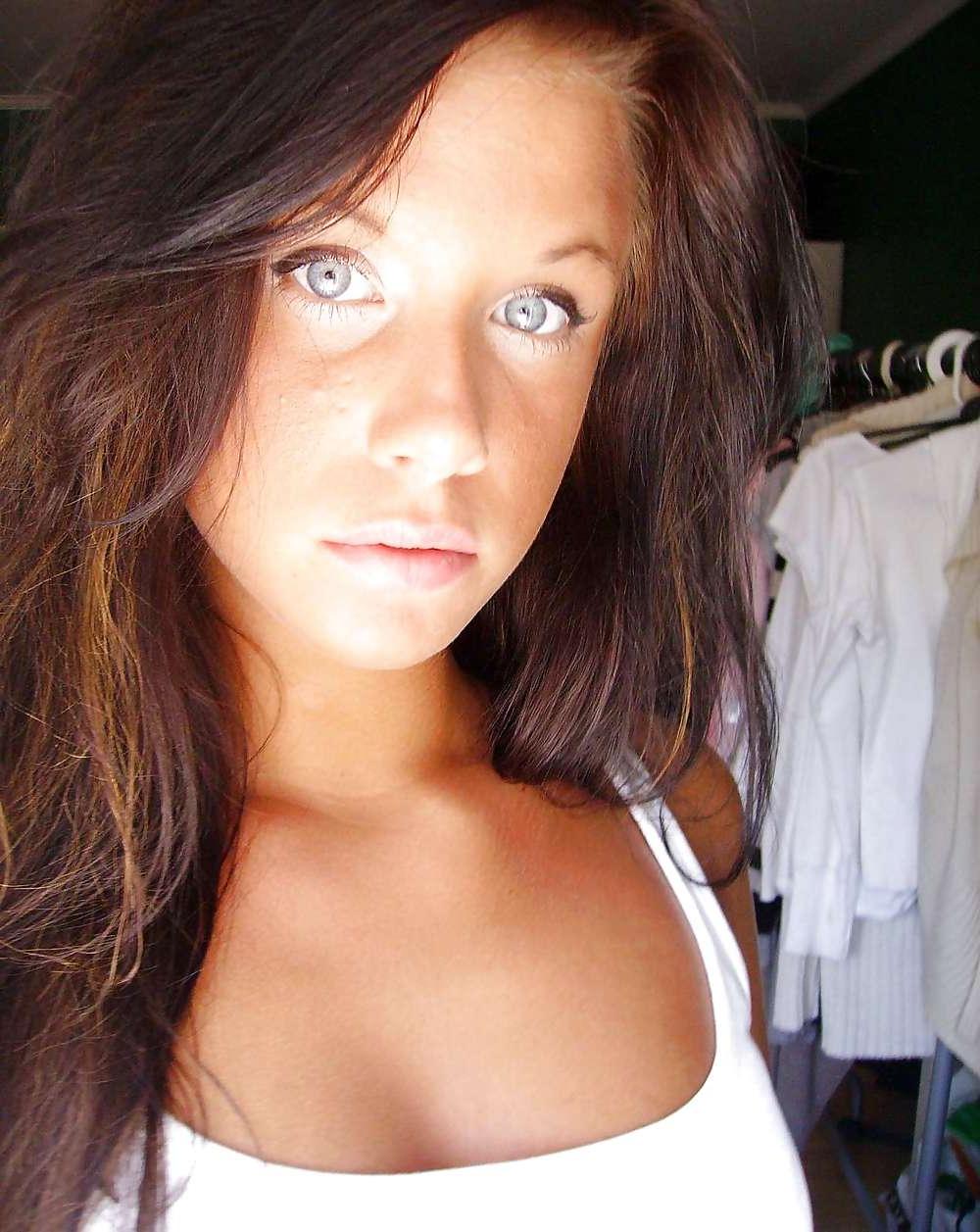13P Add me on myflirtcrowd.com