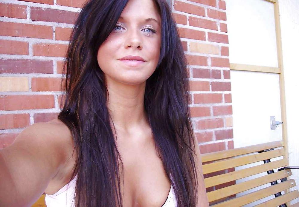13P Add me on myflirtcrowd.com