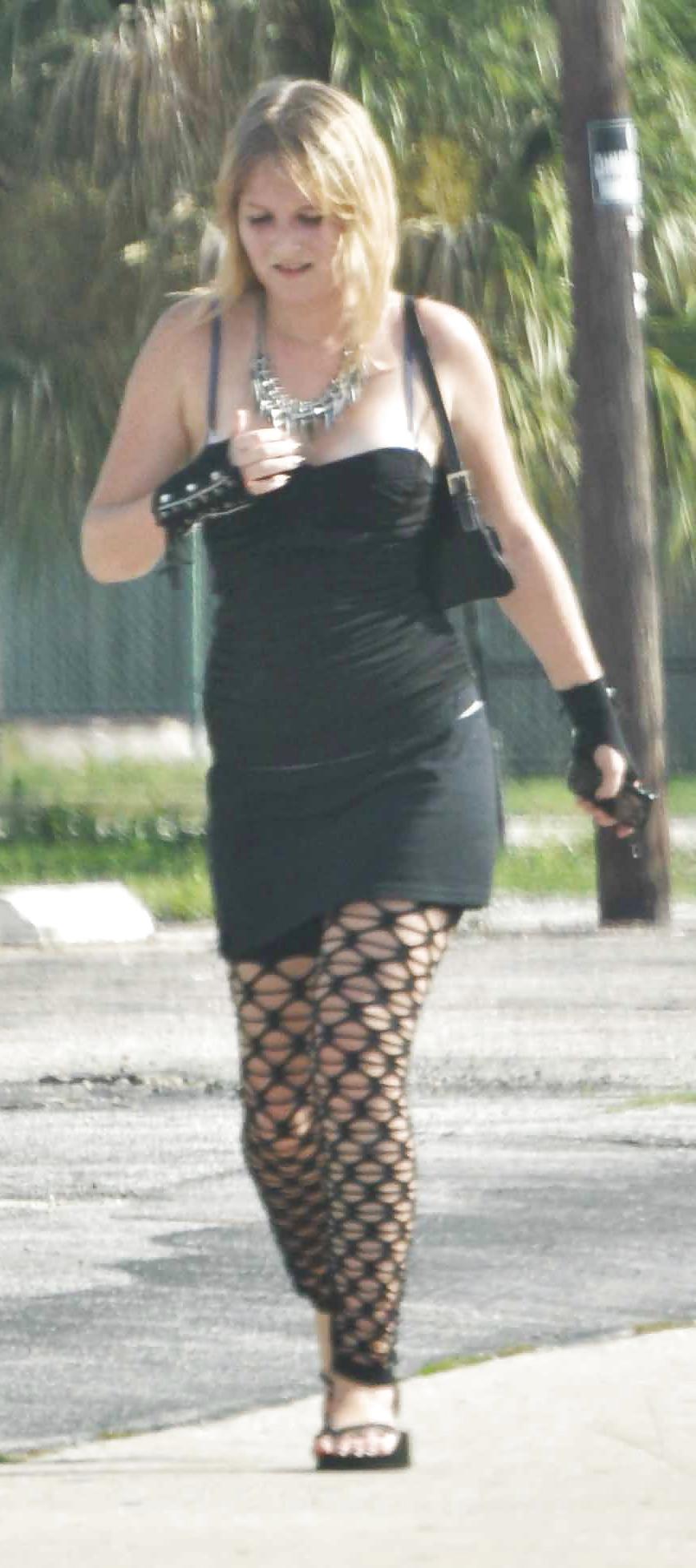 4P Skinny Blonde Hooker