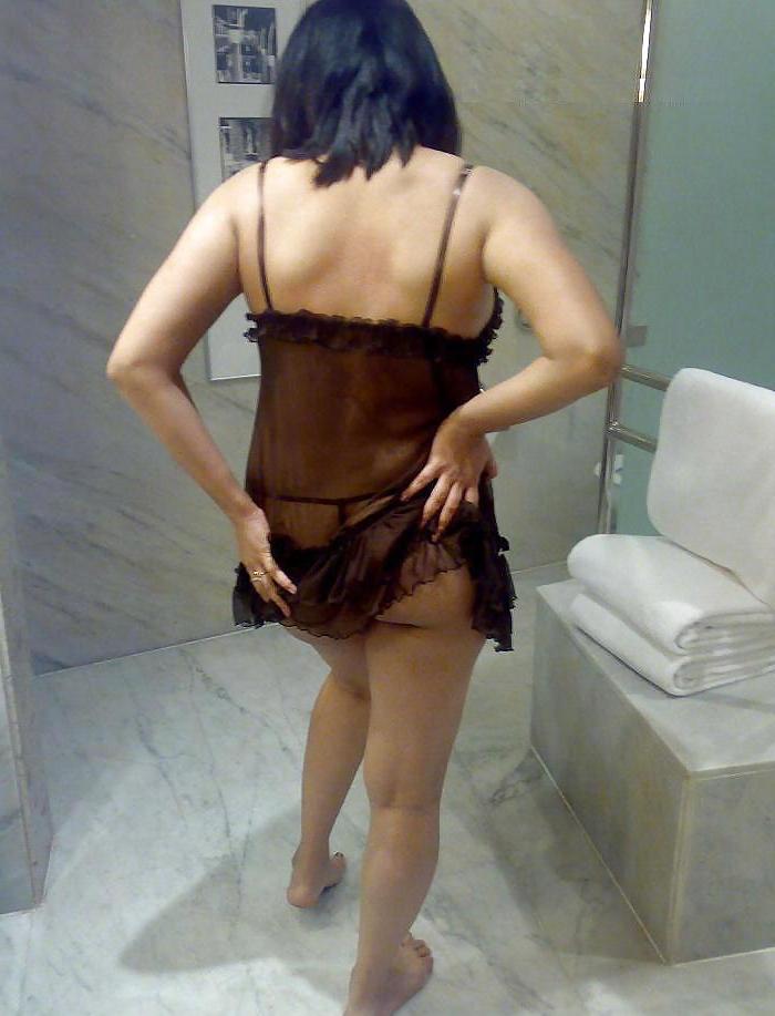 24P Hot Indian Bhabhi Fun in Hotel 