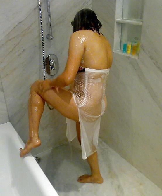 24P Hot Indian Bhabhi Fun in Hotel 
