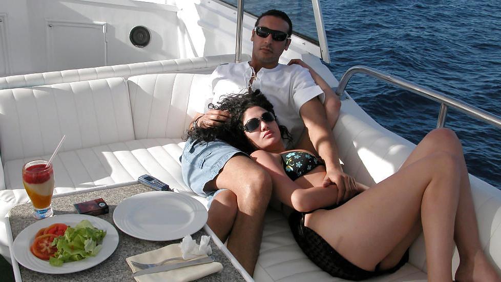 15P Nice arab couple