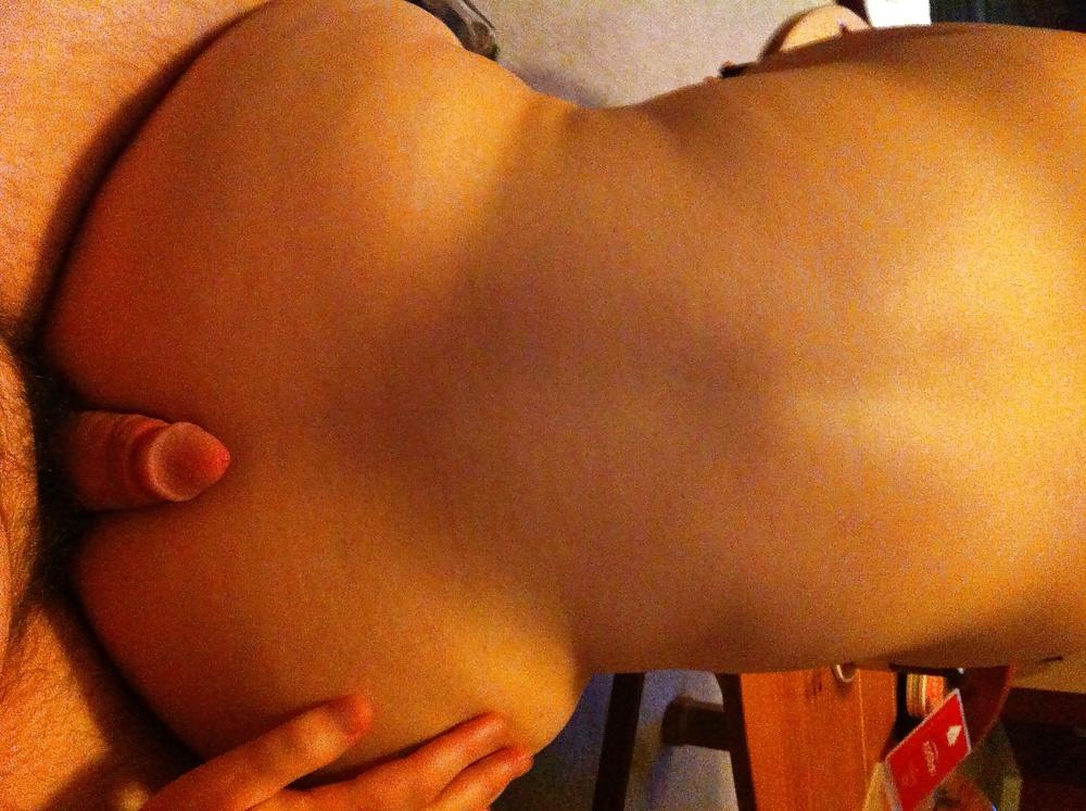 10P My Wife's Fat Ass Sneaked on my IPhone again