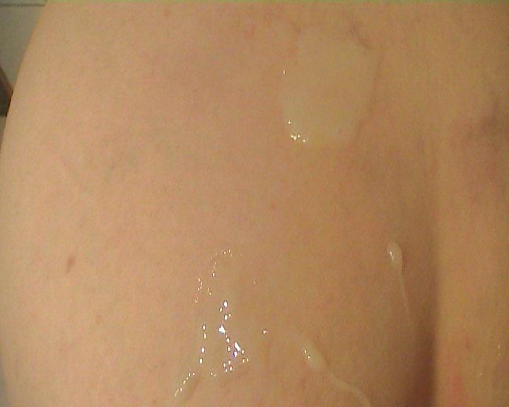 10P Cumming over my wifes ass
