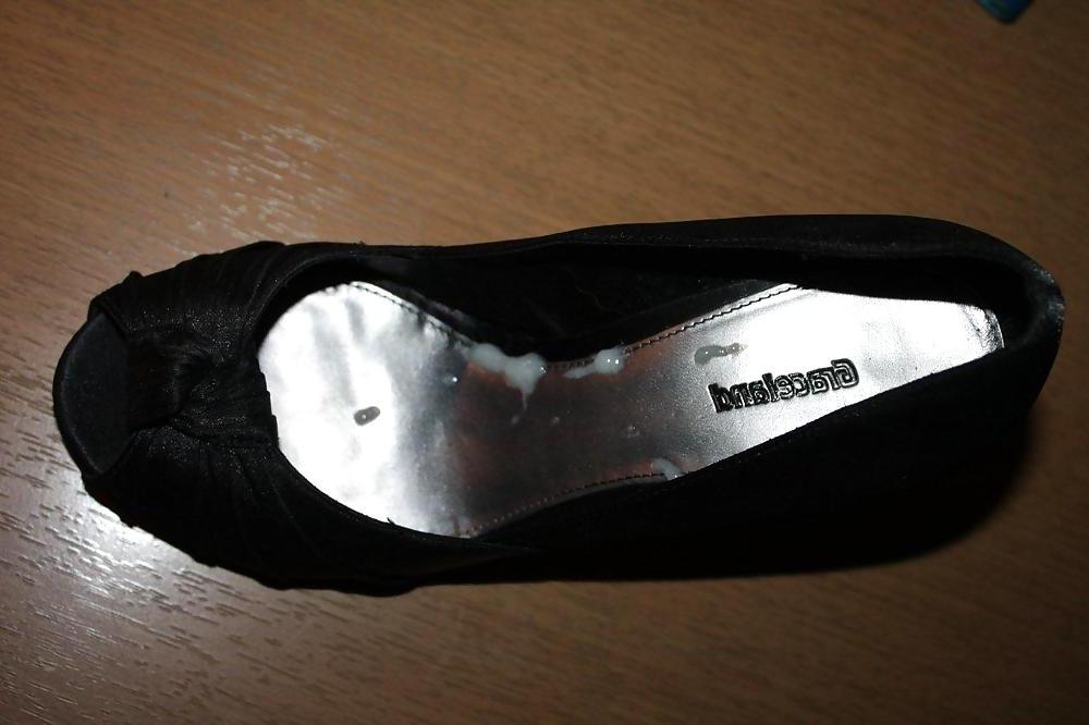 13P Bekannte (22) laesst High Heels im Flur stehen ... Peep Toe