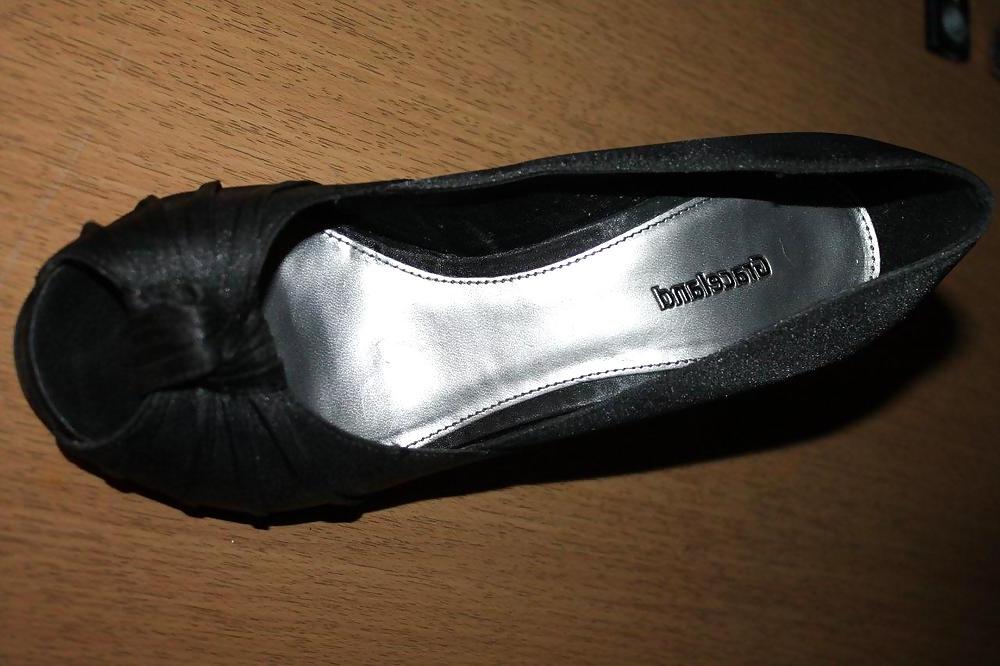 13P Bekannte (22) laesst High Heels im Flur stehen ... Peep Toe