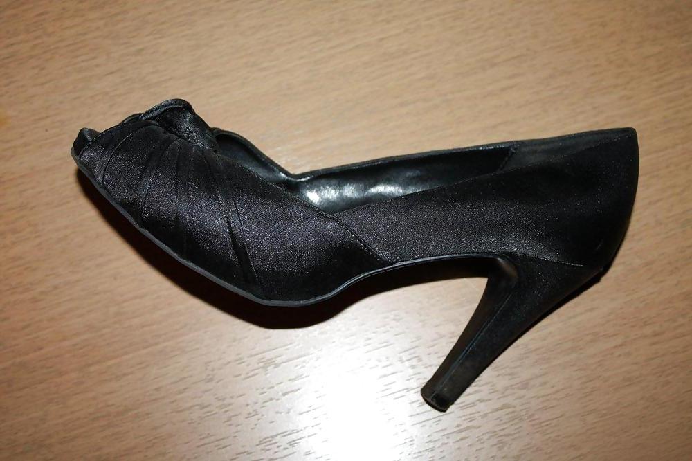 13P Bekannte (22) laesst High Heels im Flur stehen ... Peep Toe