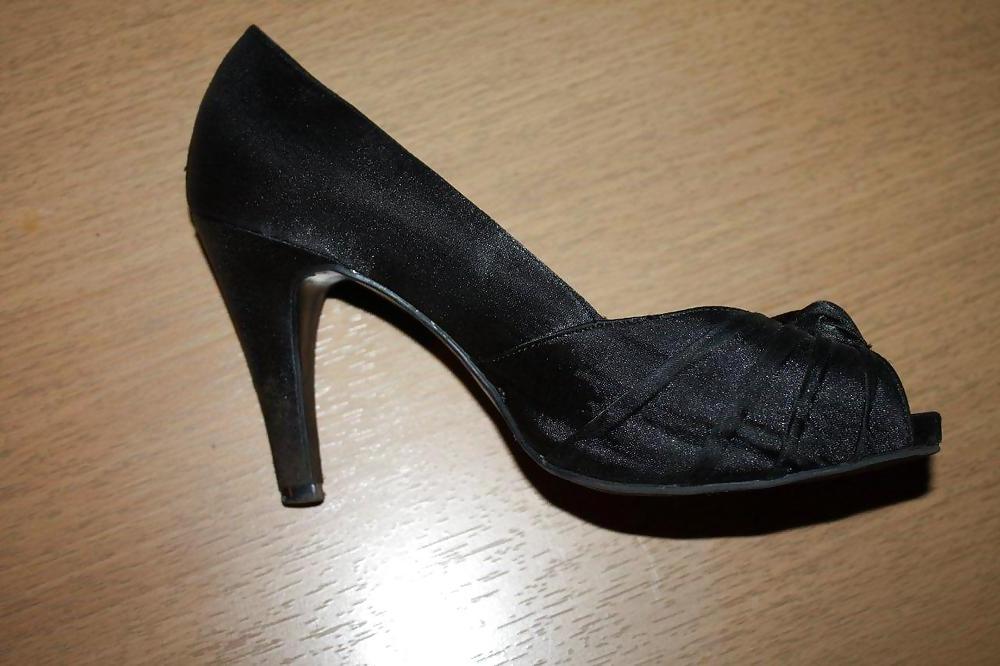 13P Bekannte (22) laesst High Heels im Flur stehen ... Peep Toe