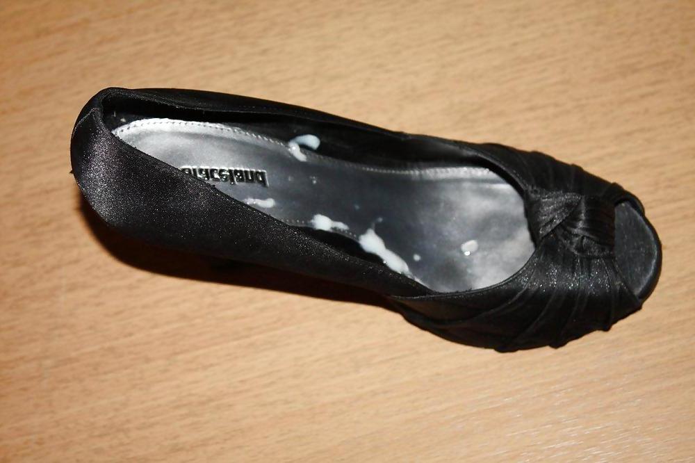13P Bekannte (22) laesst High Heels im Flur stehen ... Peep Toe