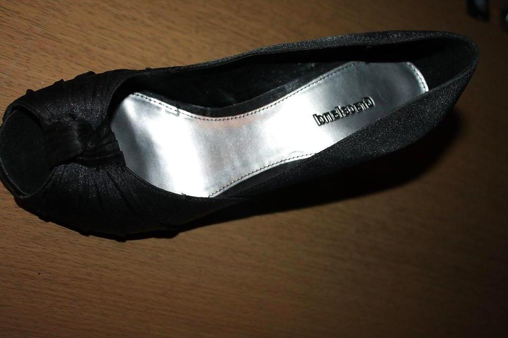 13P Bekannte (22) laesst High Heels im Flur stehen ... Peep Toe