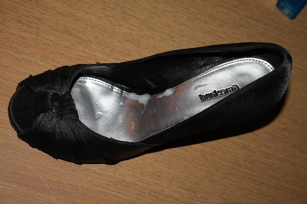 13P Bekannte (22) laesst High Heels im Flur stehen ... Peep Toe