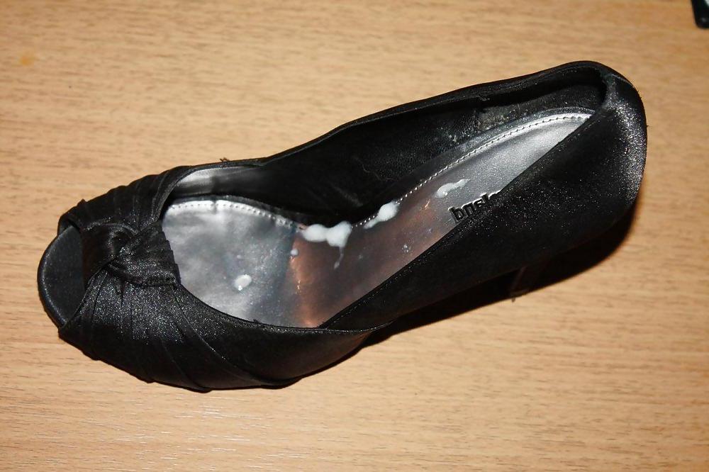 13P Bekannte (22) laesst High Heels im Flur stehen ... Peep Toe