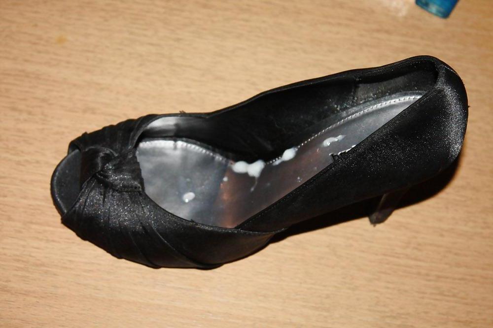 13P Bekannte (22) laesst High Heels im Flur stehen ... Peep Toe