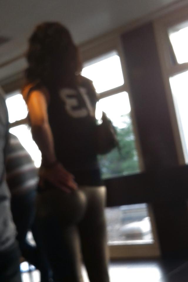 18P Voyeur Girls Showing Off