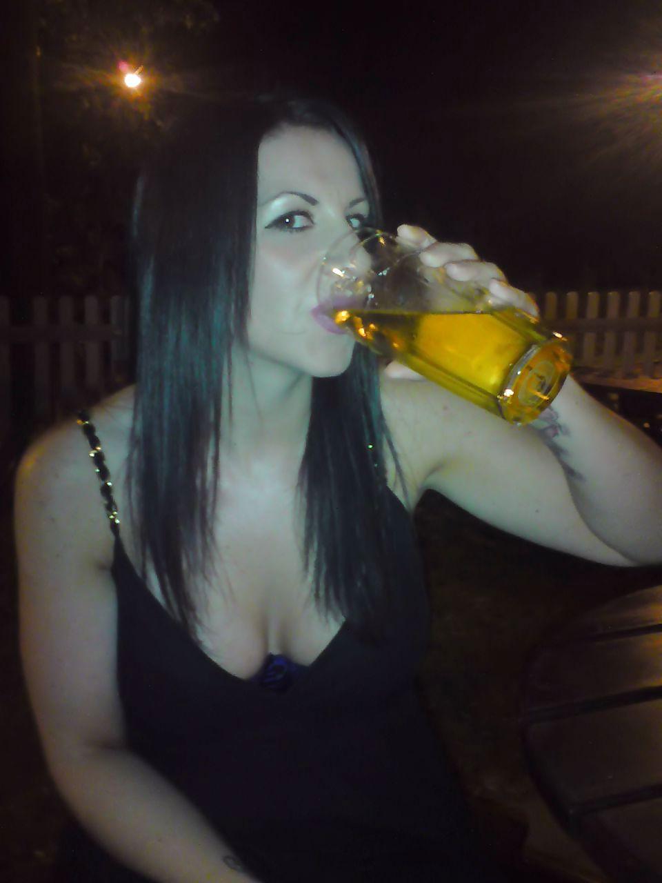 25P Outdoor In Car At Pub 