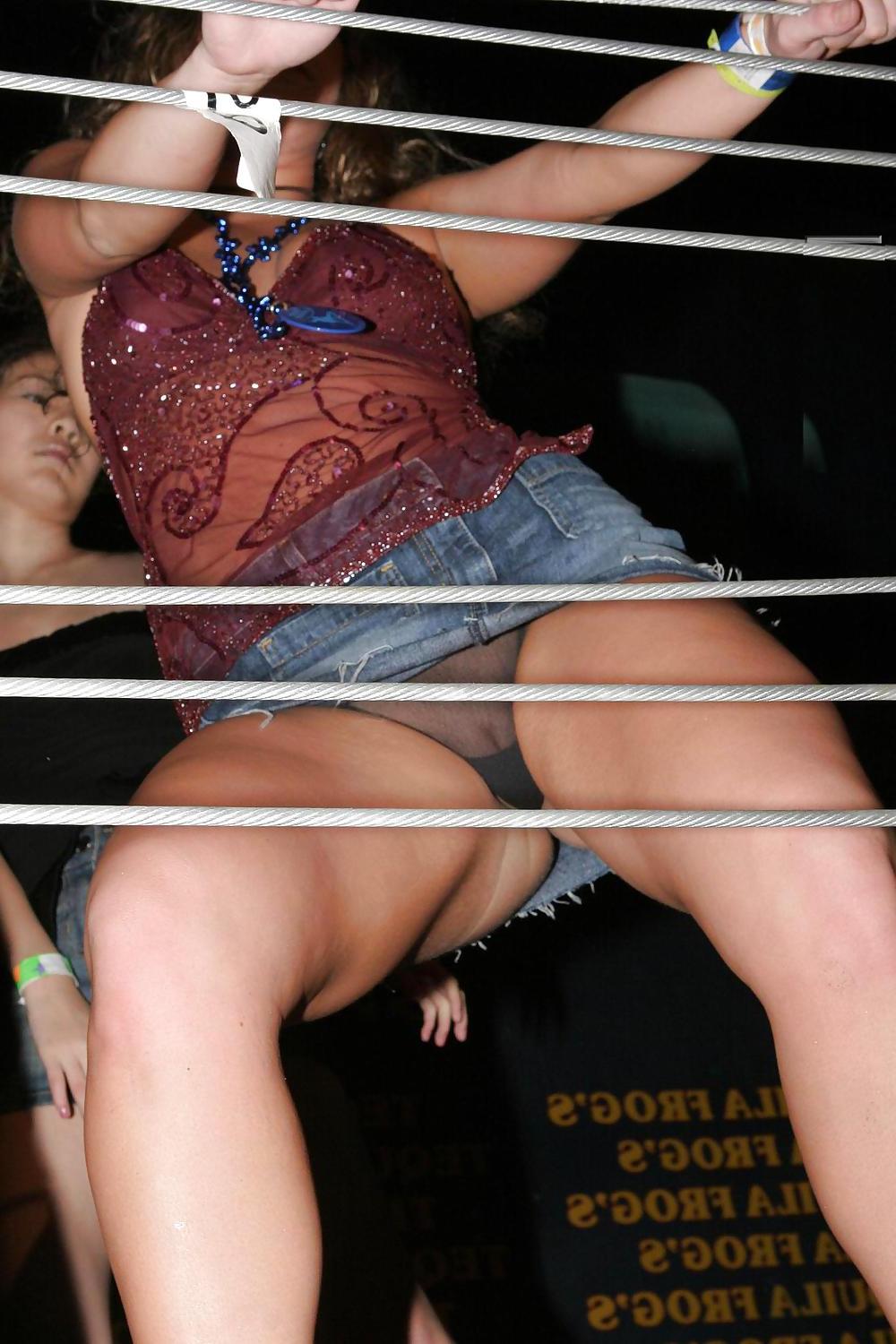 25P Upskirt 12