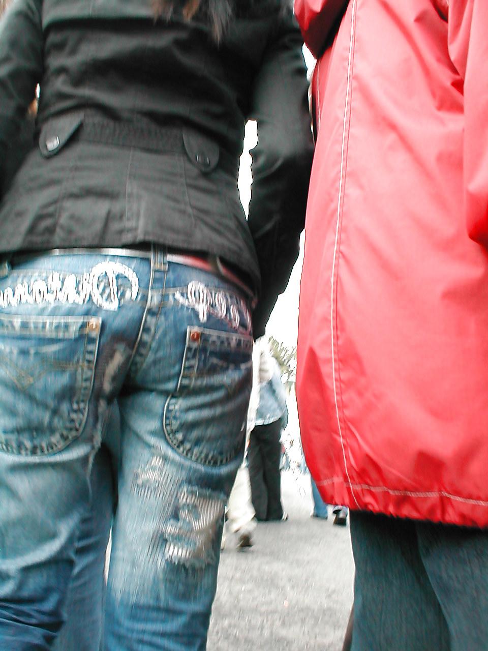 19P Jeansassgirlies