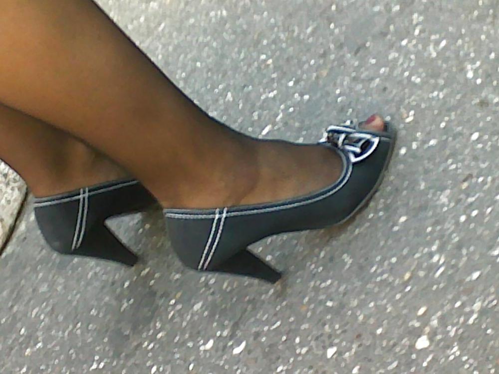 16P Nylon Feet 1