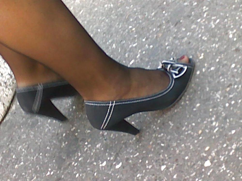 16P Nylon Feet 1