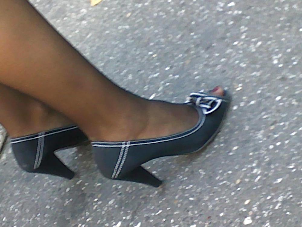 16P Nylon Feet 1