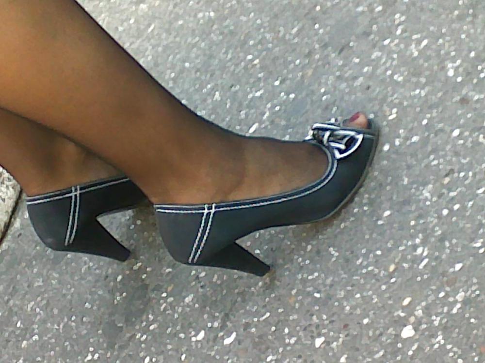 16P Nylon Feet 1