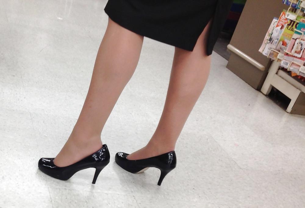 5P Candids: Shiny Black Pumps