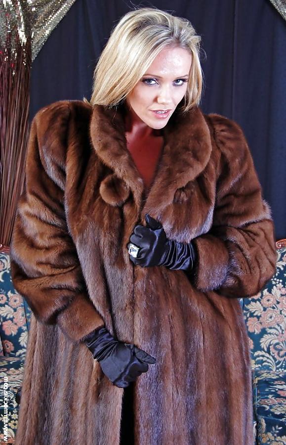 25P Fuck me in a fur coat honey