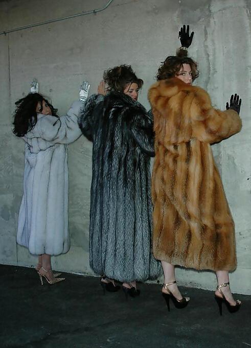 25P Fuck me in a fur coat honey