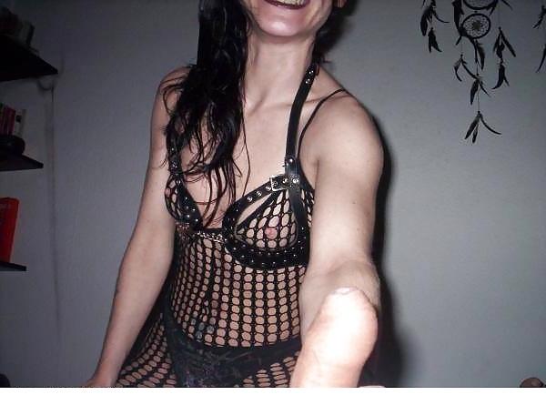 10P Mature goth hooker