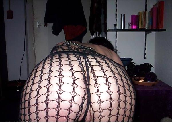 10P Mature goth hooker