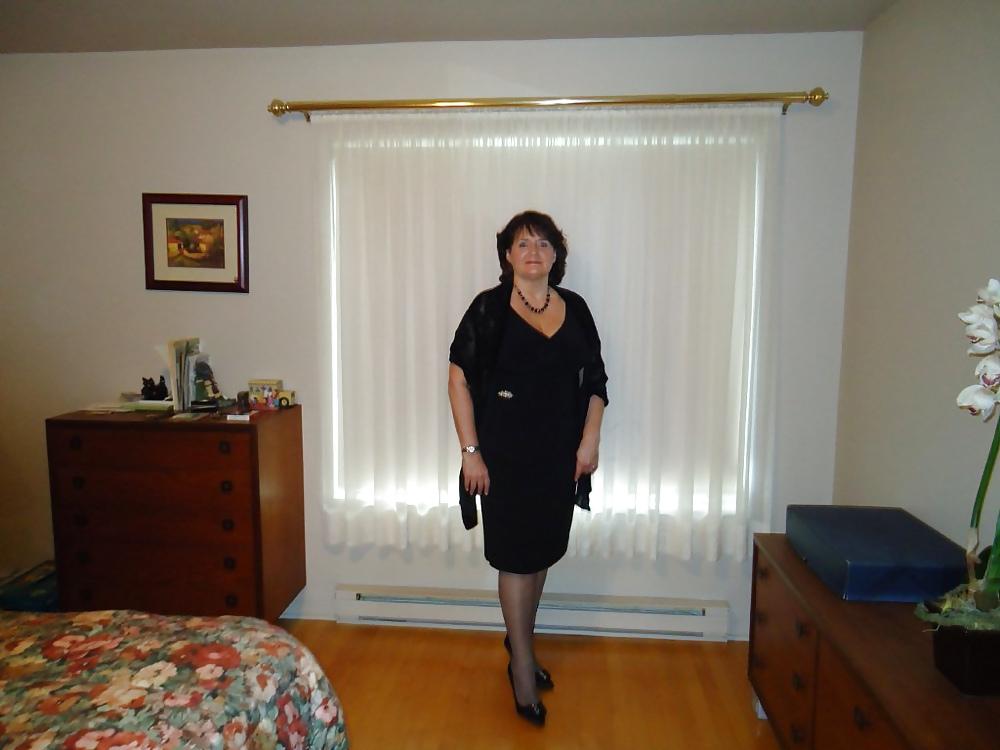 6P Mature domme lesbian friends...