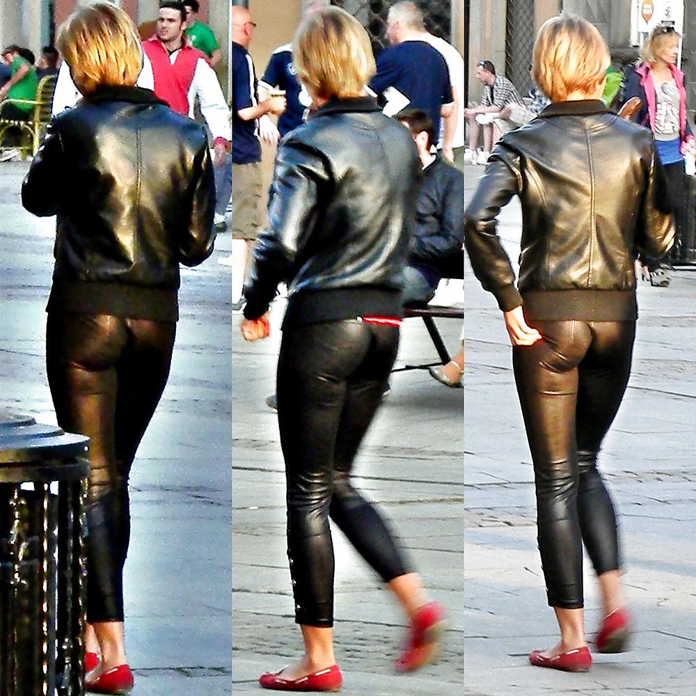 17P Shiny leggings on the street