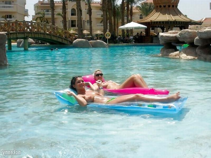 22P Rosie Jones and Friends FUN at Hotel