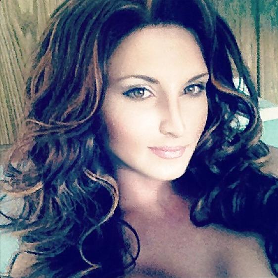 10P If you could cum all over my sexy face...