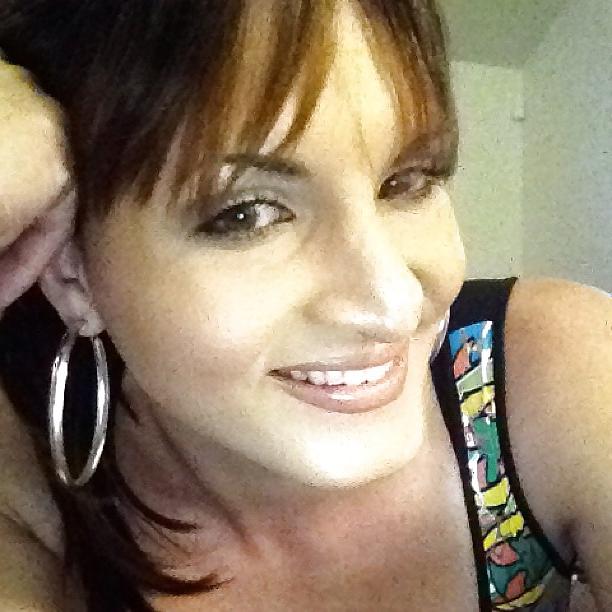 10P If you could cum all over my sexy face...