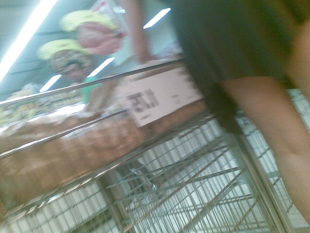 25P Upskirt in supermarket romania