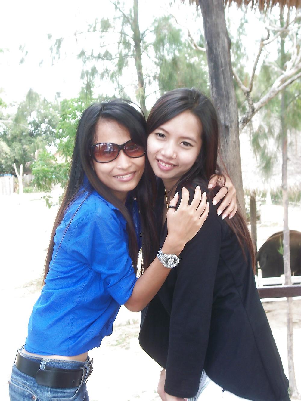 9P Couple hookers and a hot ladyboy i rented =)
