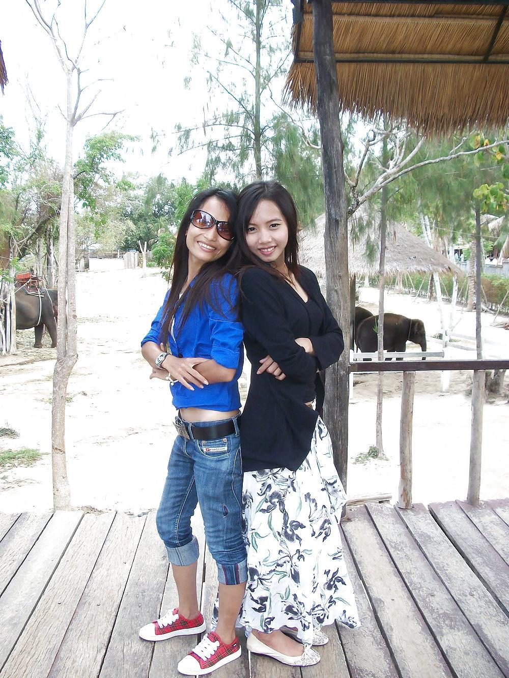 9P Couple hookers and a hot ladyboy i rented =)