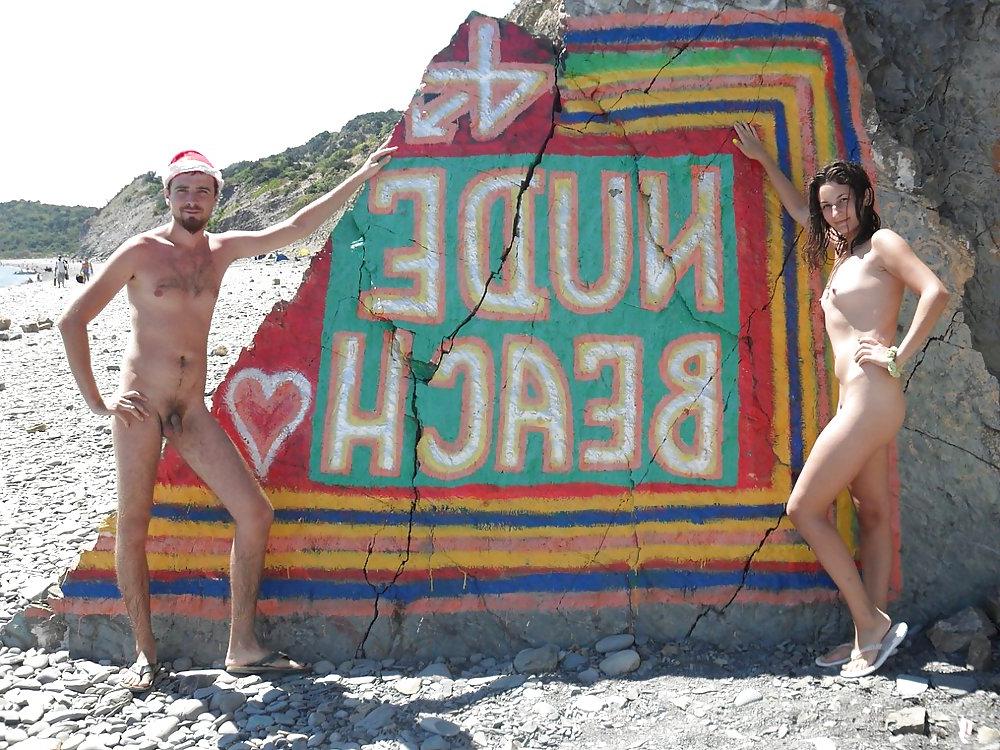 25P Naturist couple