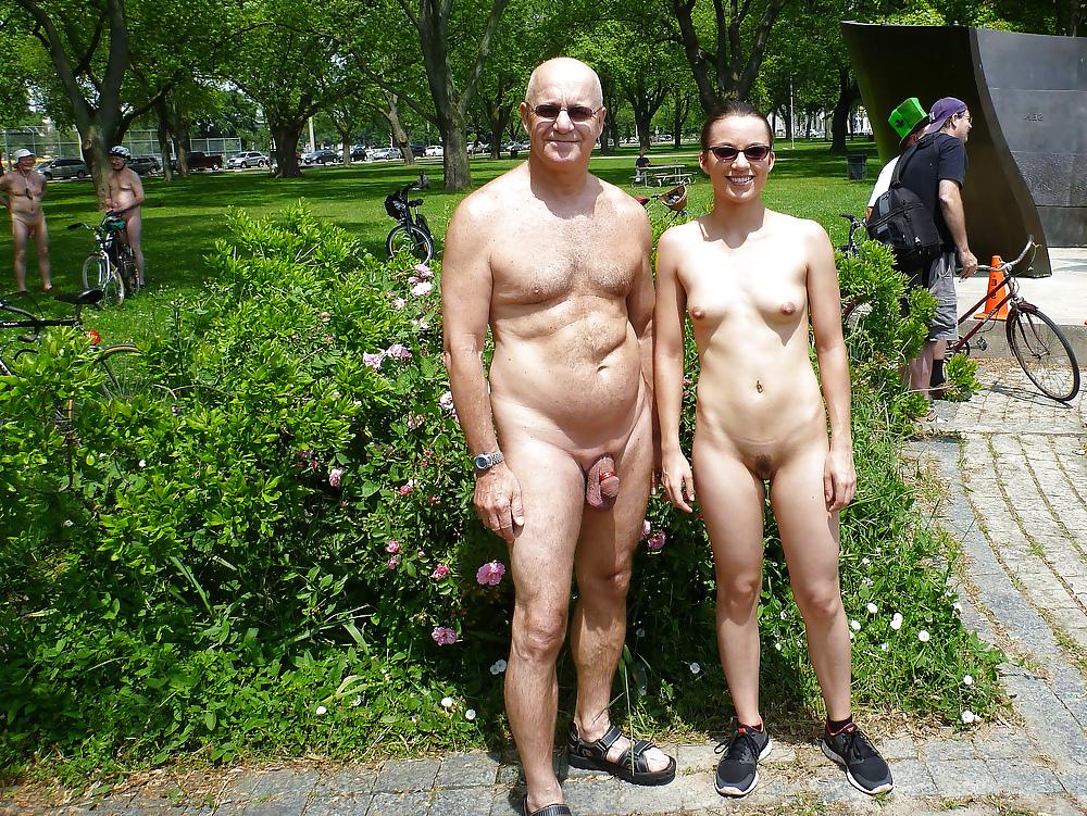 25P Naturist couple