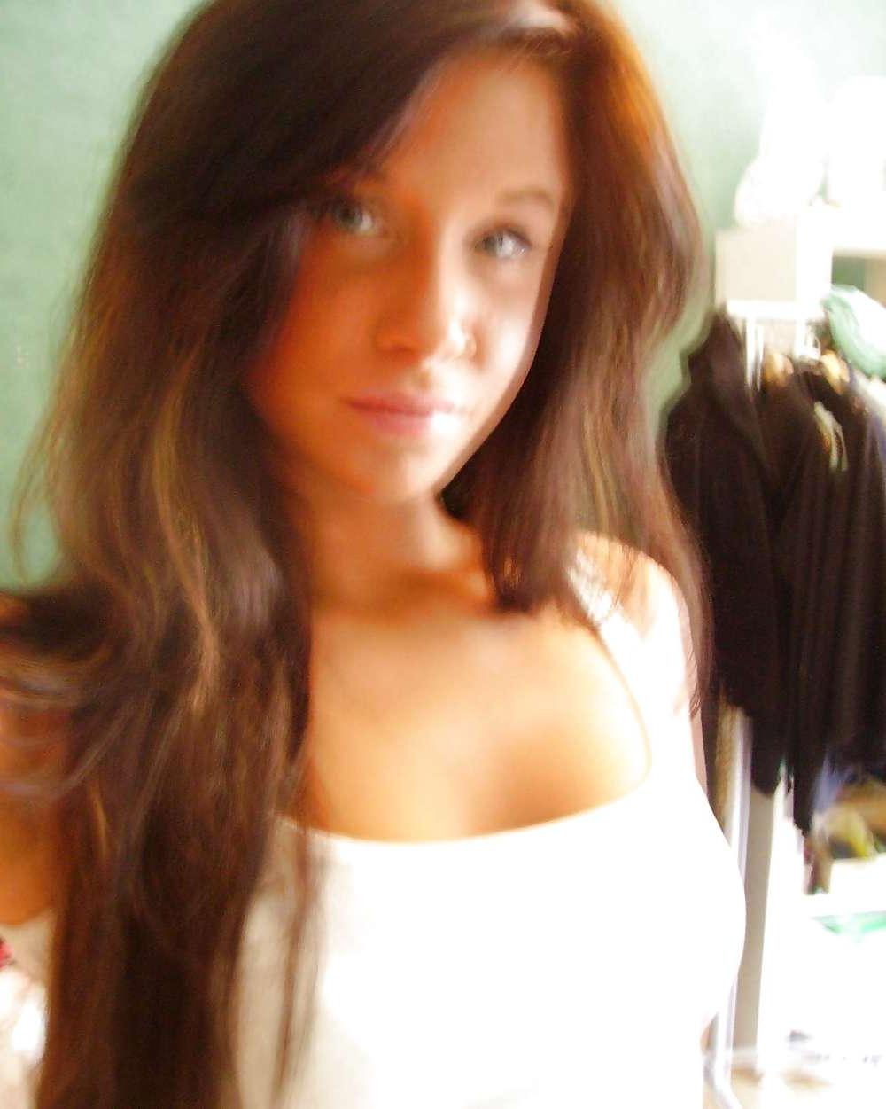 12P Add me on myflirtcrowd.com