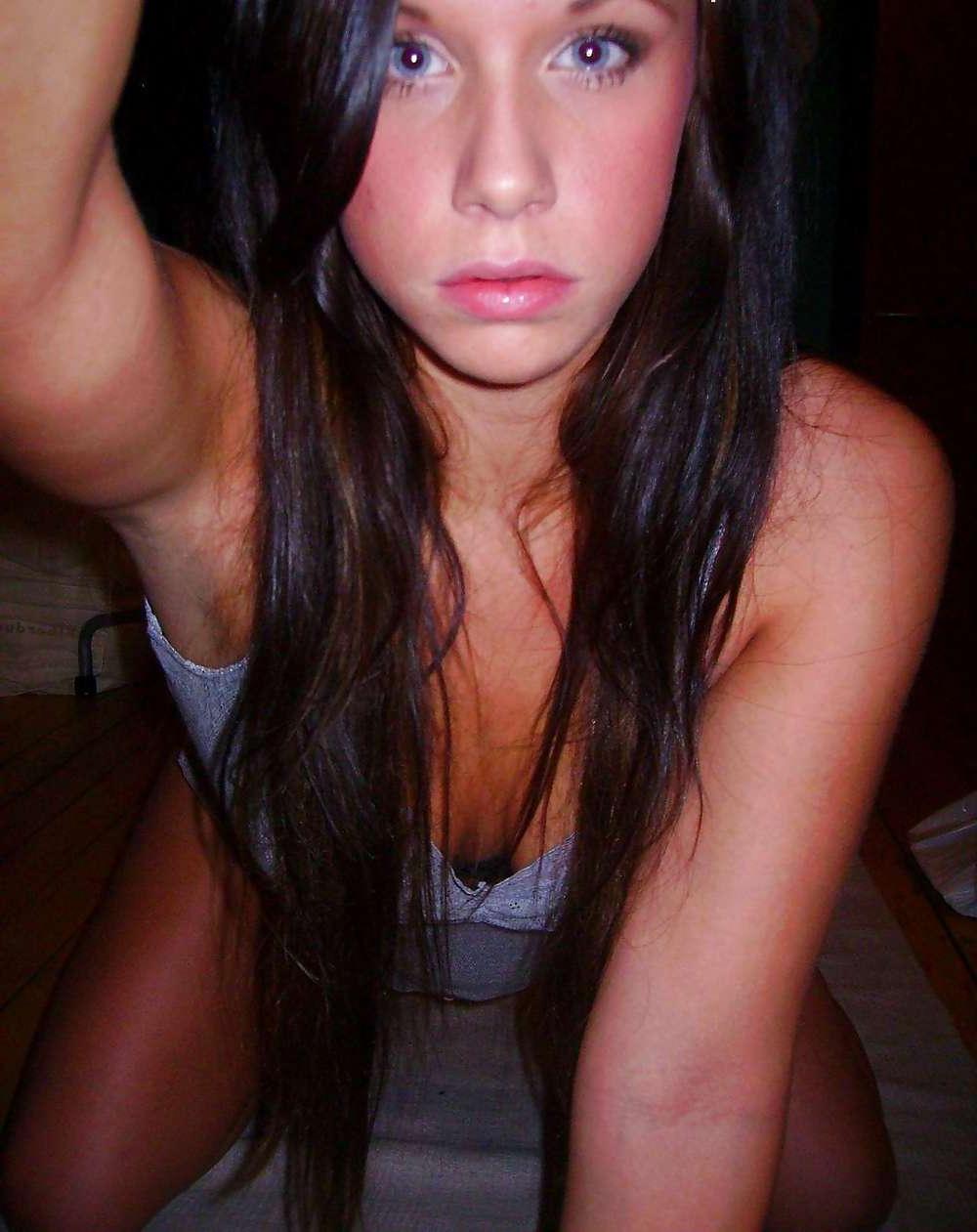 12P Add me on myflirtcrowd.com